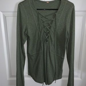 Olive green 💚 FREE PEOPLE top long sleeve